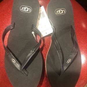 Ugg magnolia black thong sandals size7